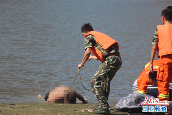 三亚河上发现一具无名男尸 派出所已介入调查
