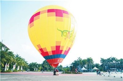 热气球载人体验项目登陆呀诺达景区_三亚频道
